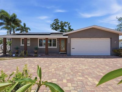 2095 Dolphin Blvd S