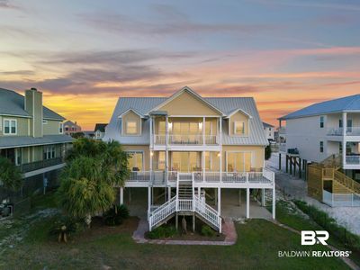 2186 W Beach Blvd