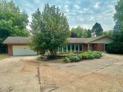 Property at 505 W Park St, Sheldon, IA