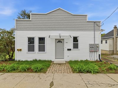 25 Bourne St