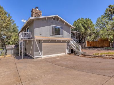 608 E Gila Ln