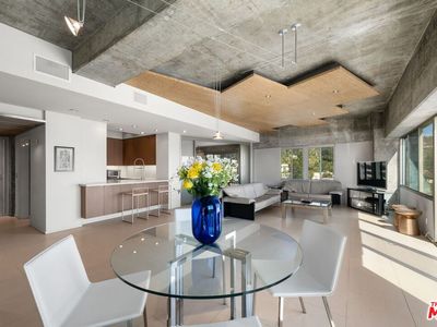 7135 Hollywood Blvd APT 1210