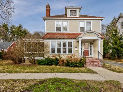 136 Nelson Avenue