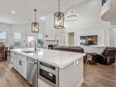 6511 Crystal Forest Trl