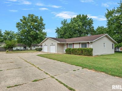 33 Mueller Ct