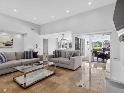 625 LAKEWOODE Circle W