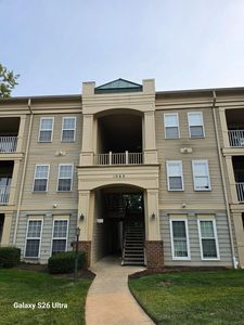1060 Gardenview Loop APT 203