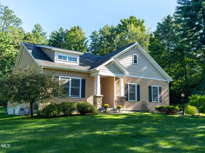 32 Brampton Lane