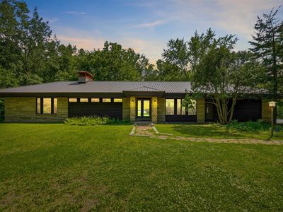 16 Truman Dr