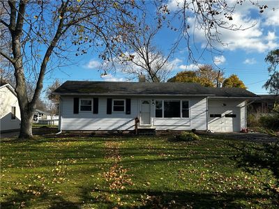 Property at 18 Fairlea Rd, Honeoye Falls, NY