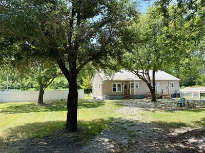 Property at 100 E Austin St, Leonard, TX