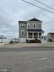 134 E Navasink Dr