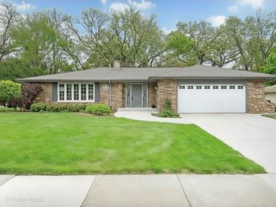 Property at 16W660 89th Pl, Willowbrook, IL