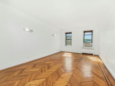 687 W 204th St APT 6E