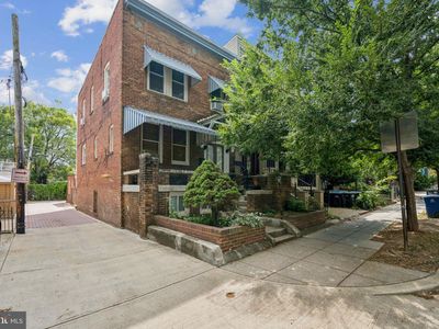 1002 Irving St NW