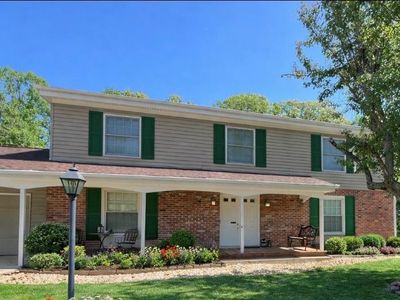 Property at 166 Southdown Dr, Chesterfield, MO