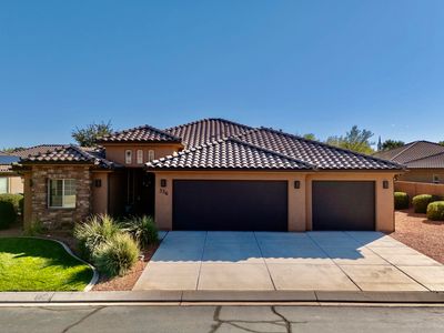 336 E Desert Rose Way