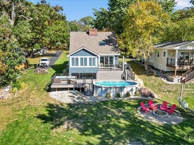 1293 Lake Holiday Dr