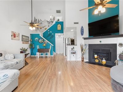833 Little Bay Ave APT F