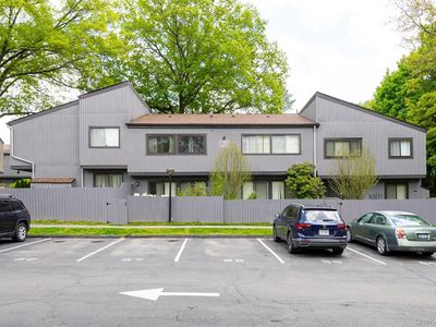 2304 Magnolia Walk