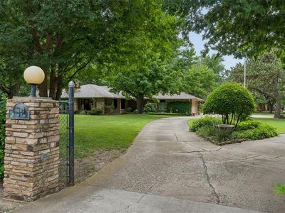 4601 Memory Ln