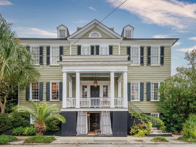 128 Bull St