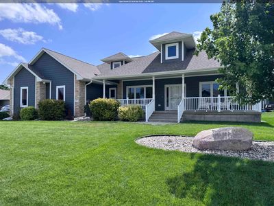 621 Bluestem Trl
