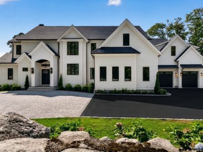 688 Brush Hill Rd