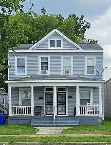 827 Mount Vernon Ave