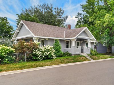 940 6th Ave SW