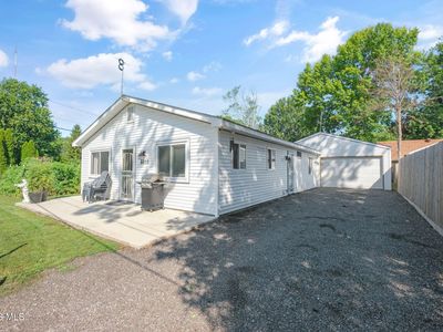 6013 James Rd