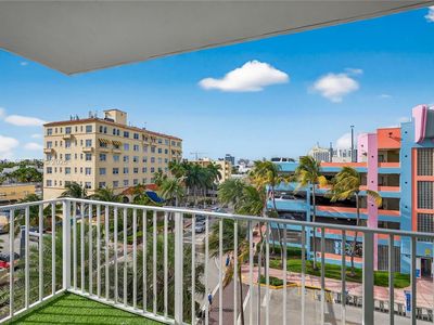 1255 Collins Ave APT 504