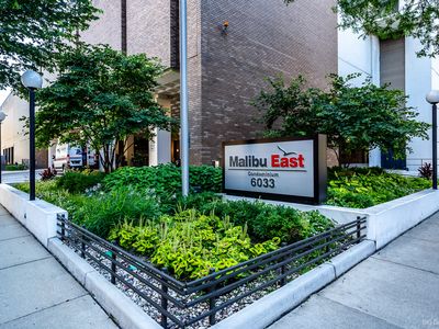 6033 N Sheridan Rd APT 31M
