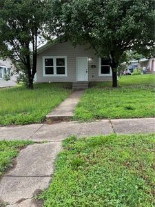 325 W Market St