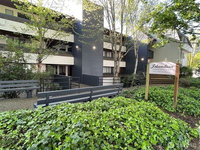 Property at 3055 80th Avenue SE #107, Mercer Island, WA