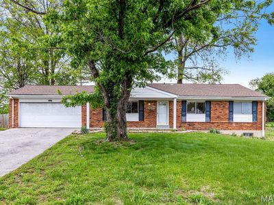 Property at 119 Bellechasse Dr, Chesterfield, MO