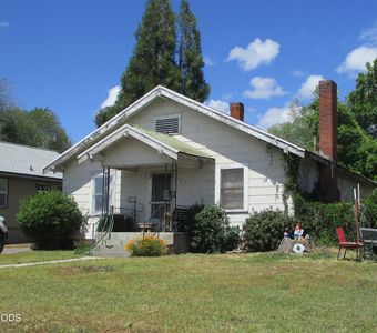 321 Crater Lake Pkwy