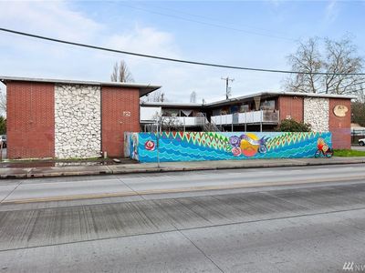 748 S Cloverdale St APT 14