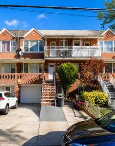 1159 E 55th St
