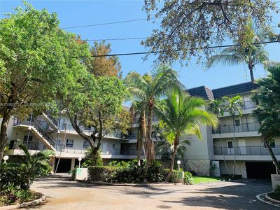 6815 Edgewater Dr APT 105