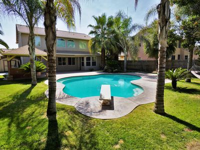 1095 Paradise Drive