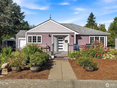 3215 Pear Street SE