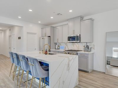 600 N Carriage Hill Dr #2084