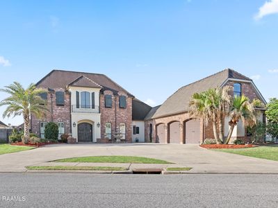 1002 Le Triomphe Pkwy