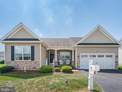 121 Winding Carriage Ln