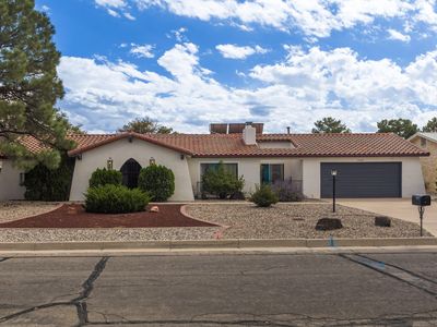 3700 Torrey Pines Rd SE