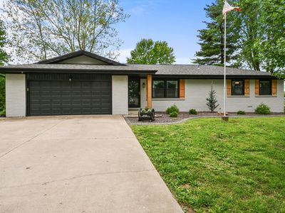 6074 W Farm Road 94