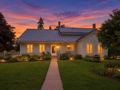 6424 McCullom Lake Rd