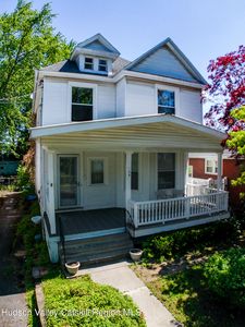 139 Woodlawn Avenue