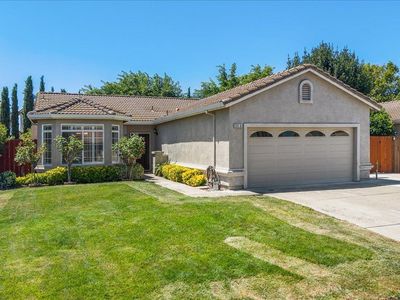 2616 Blossom Cir